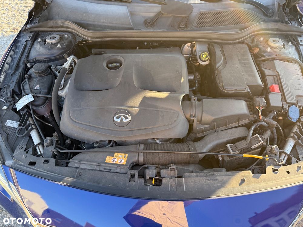 Infiniti QX30 - 8