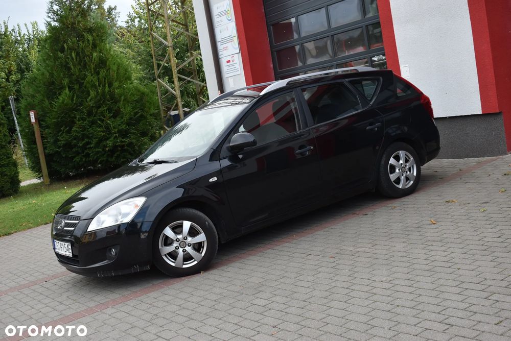 Kia Ceed - 28