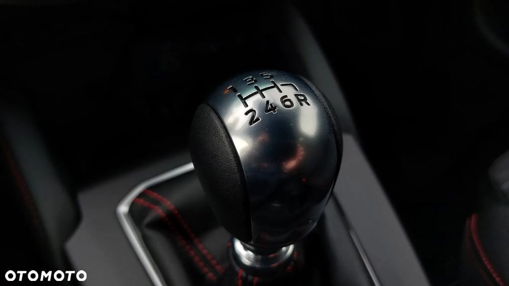 Ford Focus 1.0 EcoBoost ST-Line X - 21