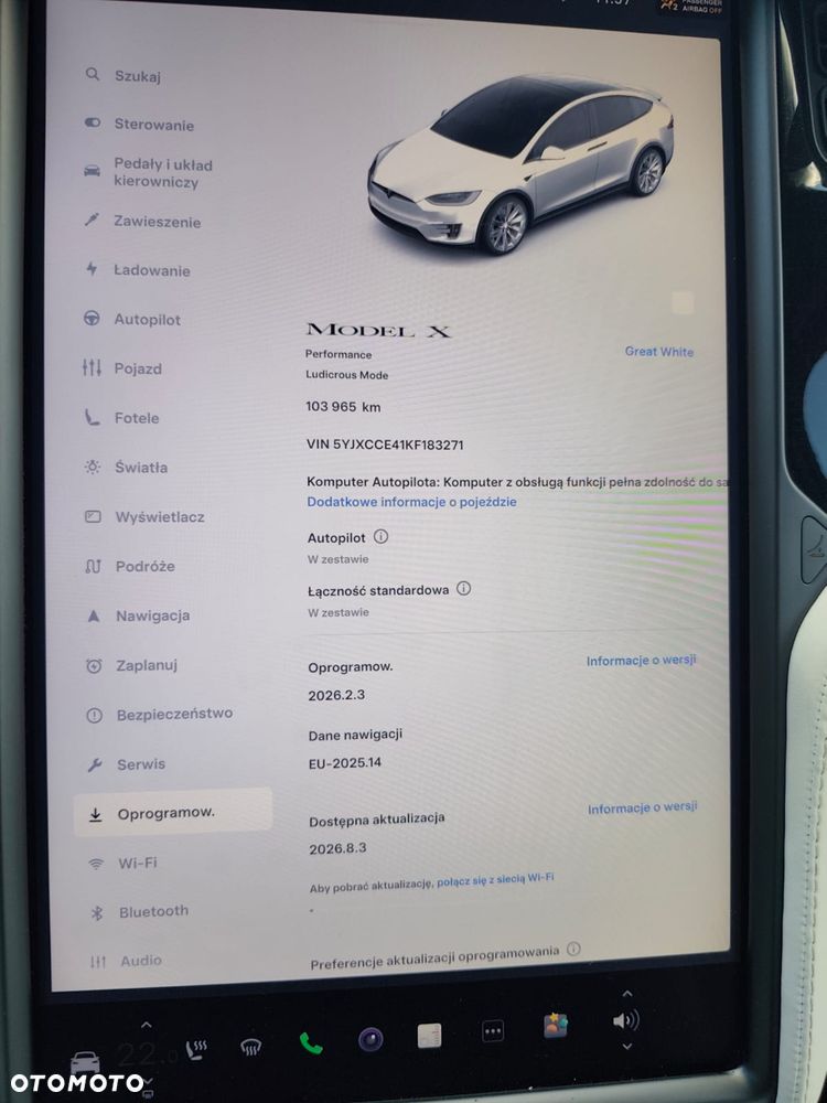 Tesla Model X - 21