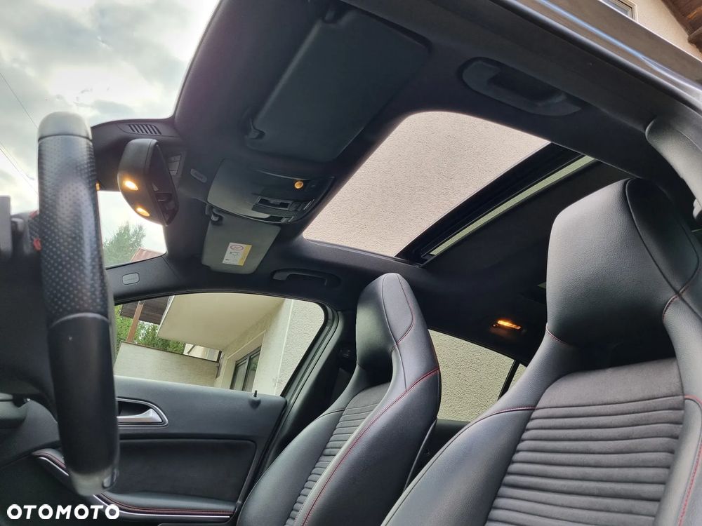 Mercedes-Benz GLA - 21