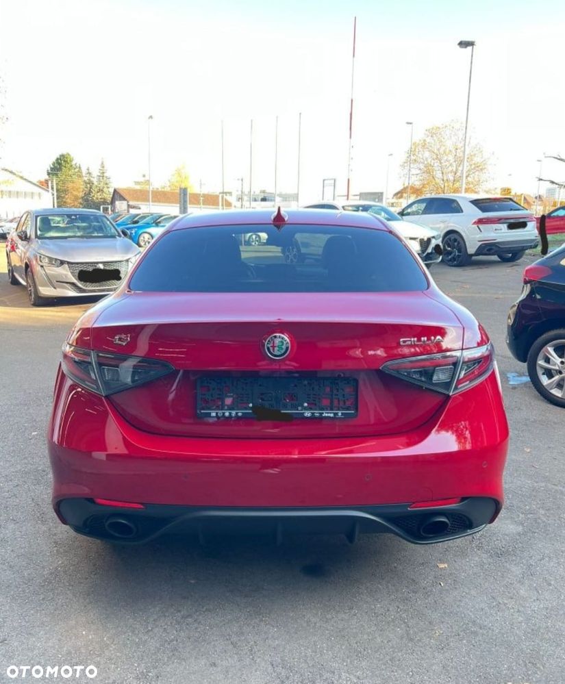 Alfa Romeo Giulia 2.0 Turbo 16V AT8-Q4 Competizione - 4
