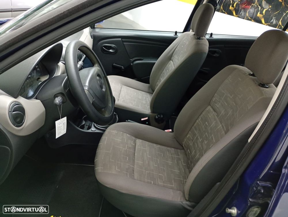 Dacia Sandero 1.2 16V SL 10 Anos Bi-Fuel - 9