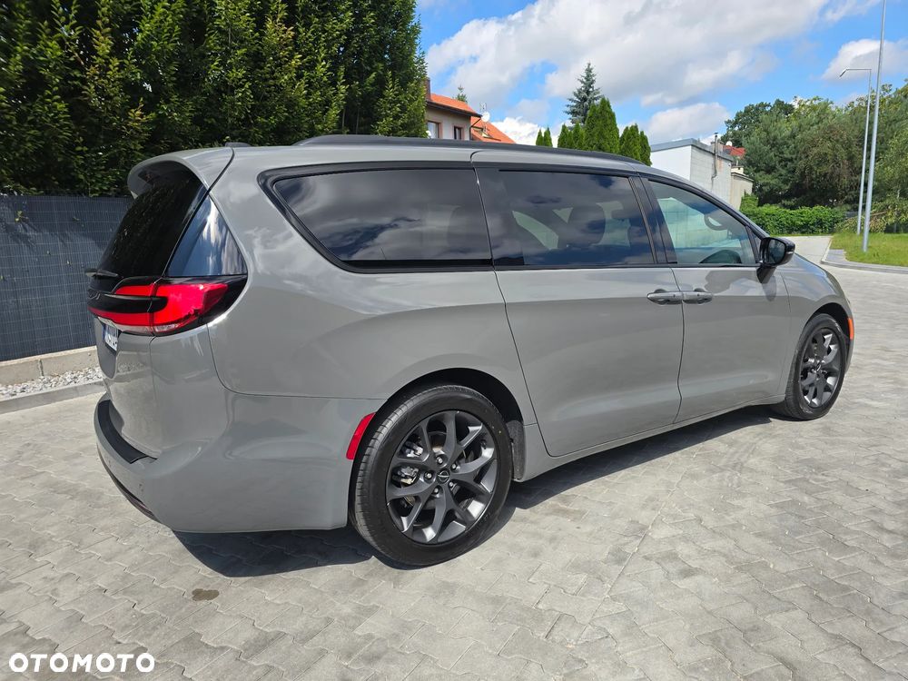 Chrysler Pacifica - 6