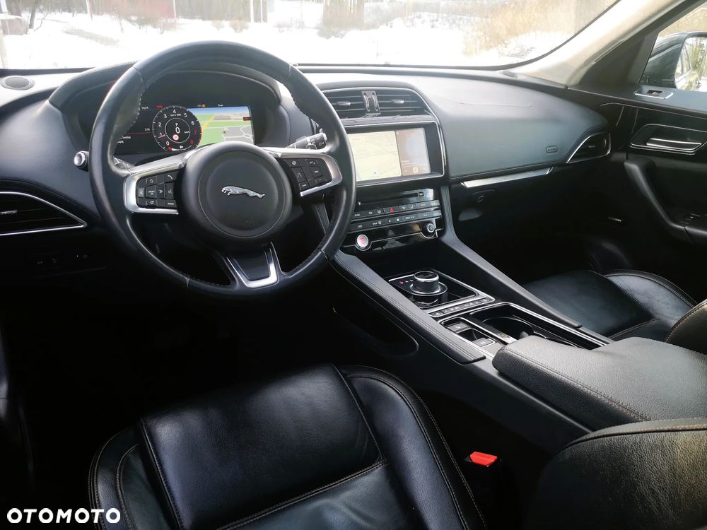 Jaguar F-Pace - 7