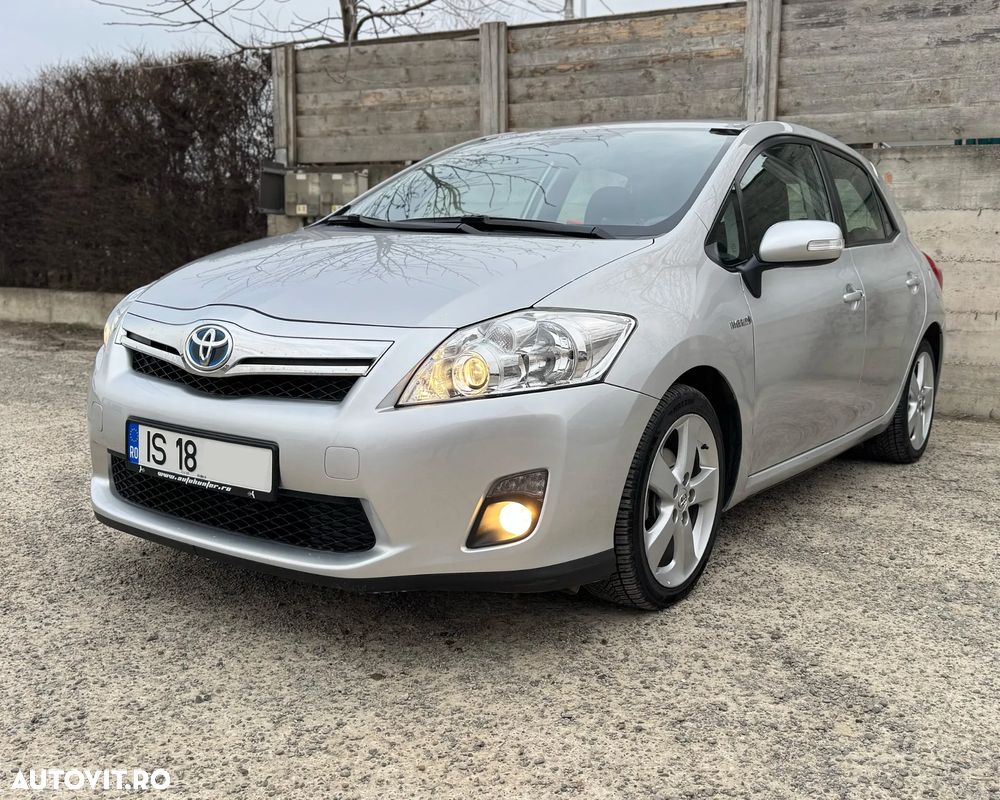 Toyota Auris 1.8 VVT-i Automatik Executive - 1