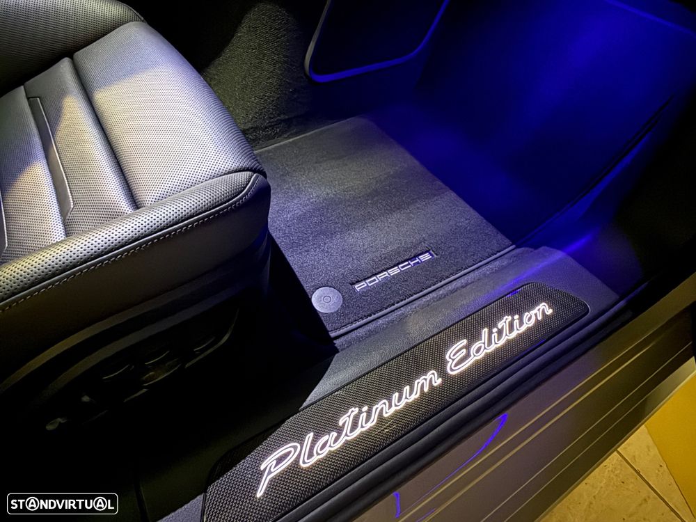Porsche Panamera Sport Turismo 4 E-Hybrid Platinum Edition PDLS - 29
