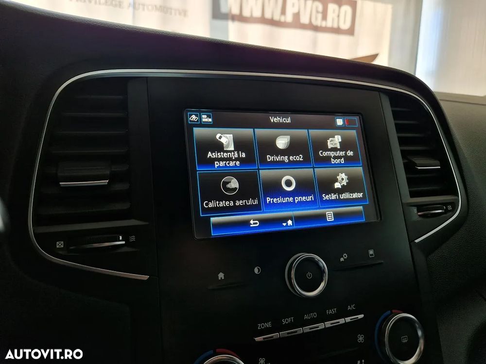 Renault Megane BLUE dCi 115 EDC BUSINESS EDITION - 28