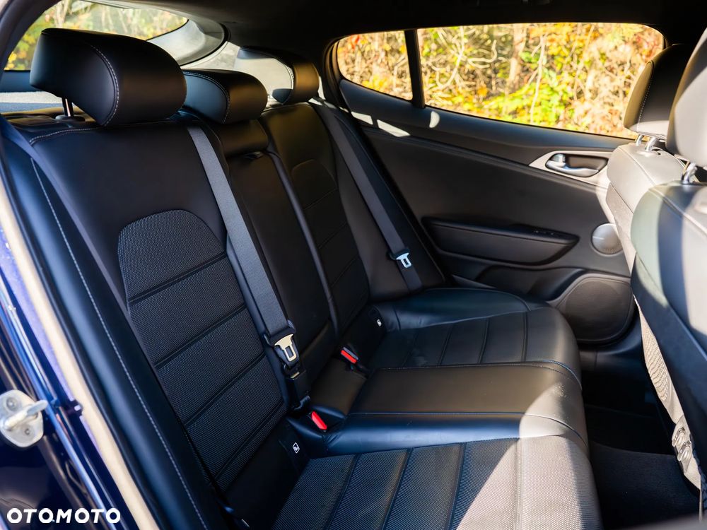 Kia Stinger 2.0 T-GDI GT Line - 18