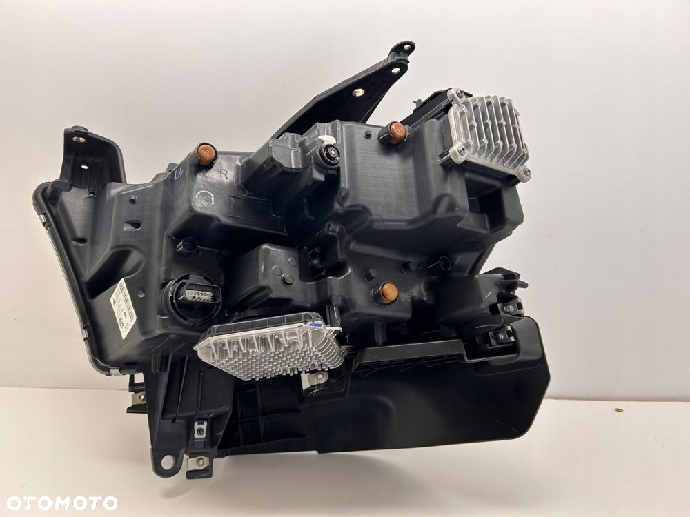 DODGE RAM 19-23 LAMPA FULL LED LEWA PRAWA PRZÓD - 14