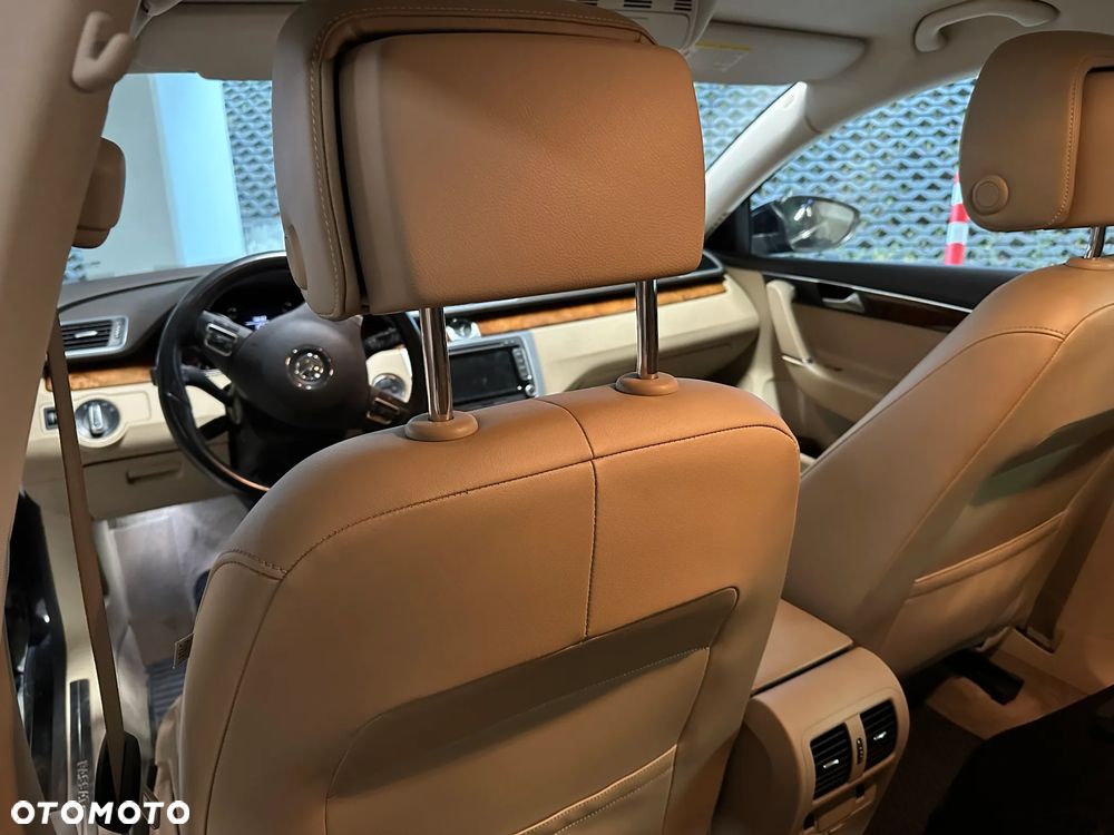 Volkswagen Passat 2.0 TSI Highline DSG - 22