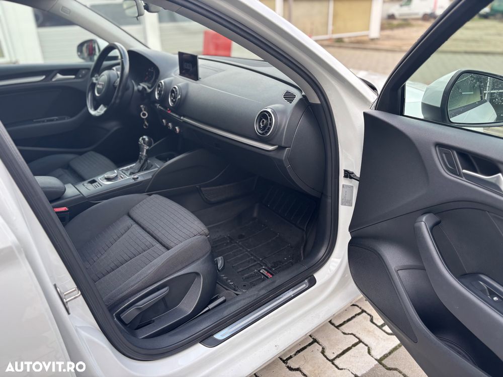 Audi A3 1.6 TDI clean Stronic Ambiente - 11