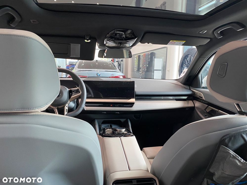 BMW Seria 5 520i mHEV M Sport - 6