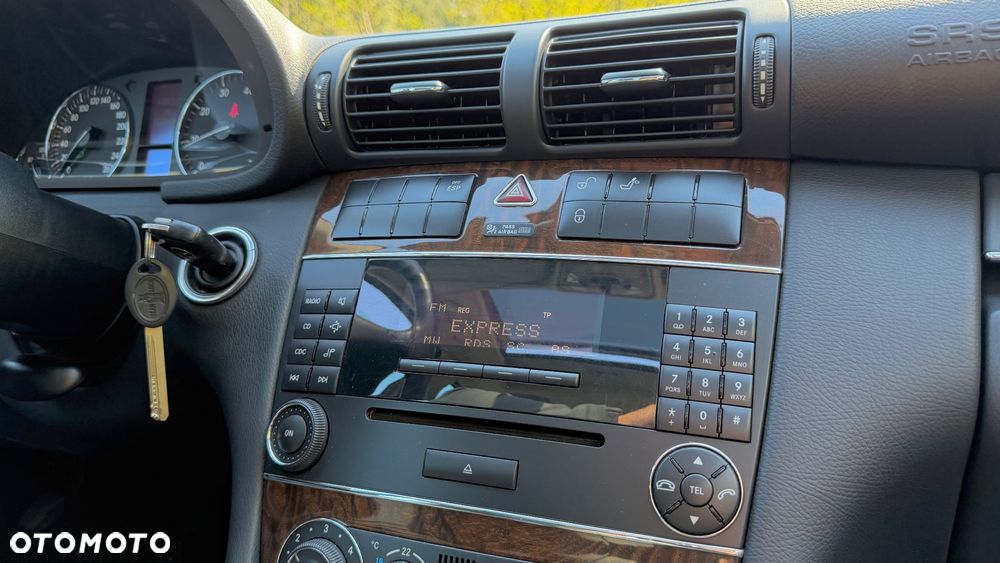 Mercedes-Benz Klasa C 180 Kompressor Automatik Classic - 18