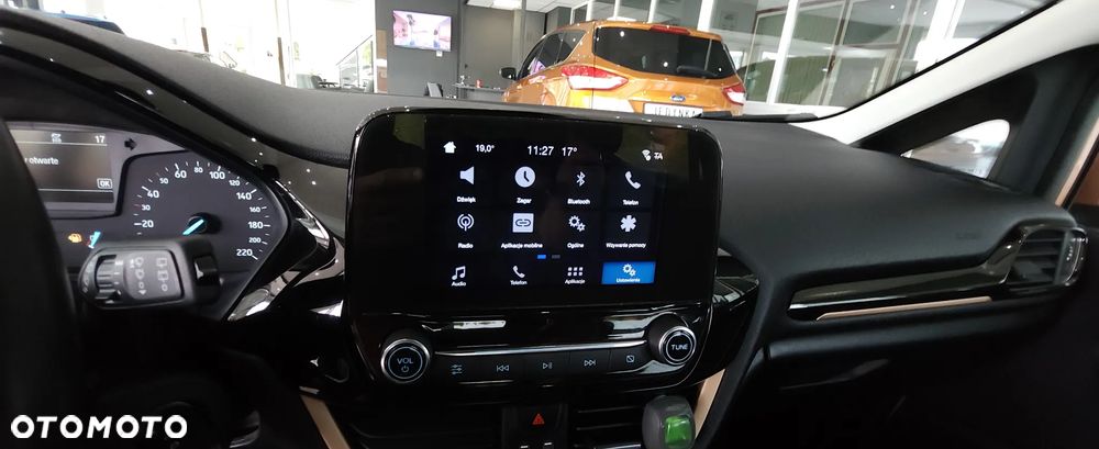 Ford Fiesta 1.1 S&S TITANIUM - 32