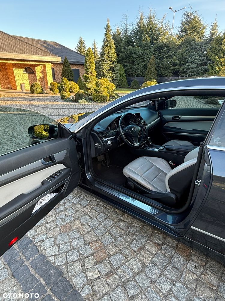 Mercedes-Benz Klasa E - 21
