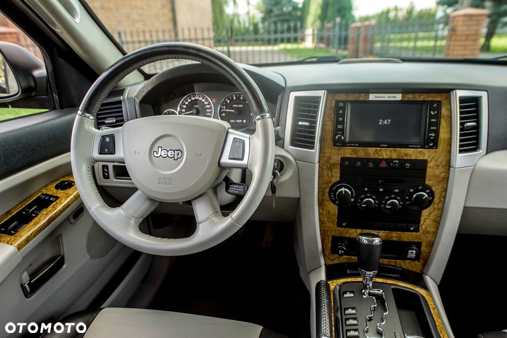 Jeep Grand Cherokee 4.7 4x4 Limited - 24
