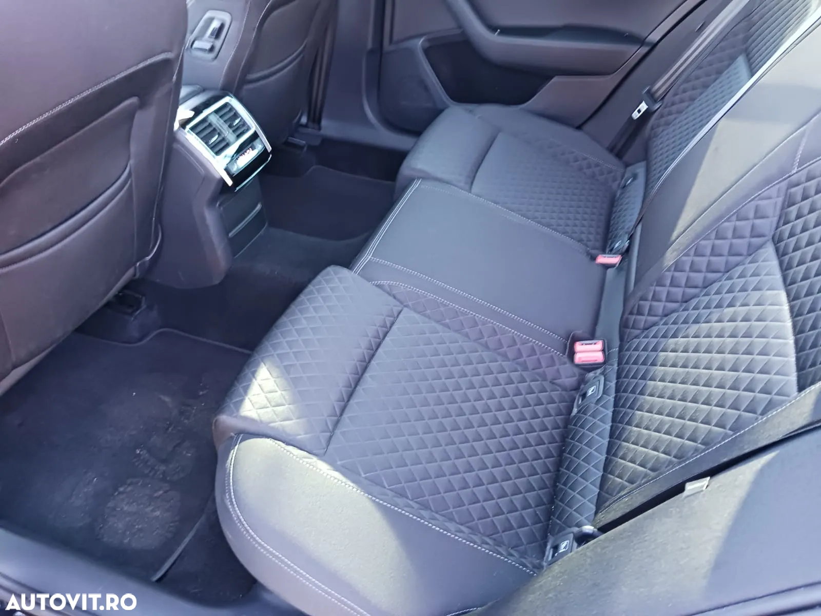 Skoda Superb 2.0 TDI Premium Edition - 7