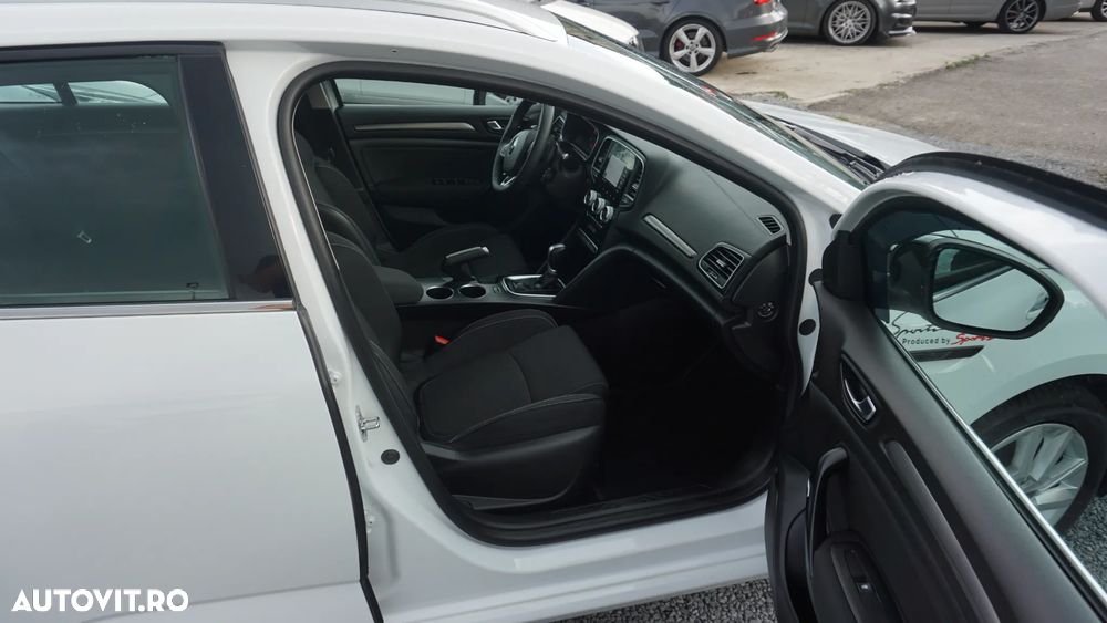 Renault Megane BLUE dCi EDC Limited - 11
