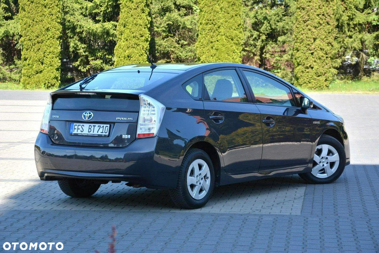 Toyota Prius - 13