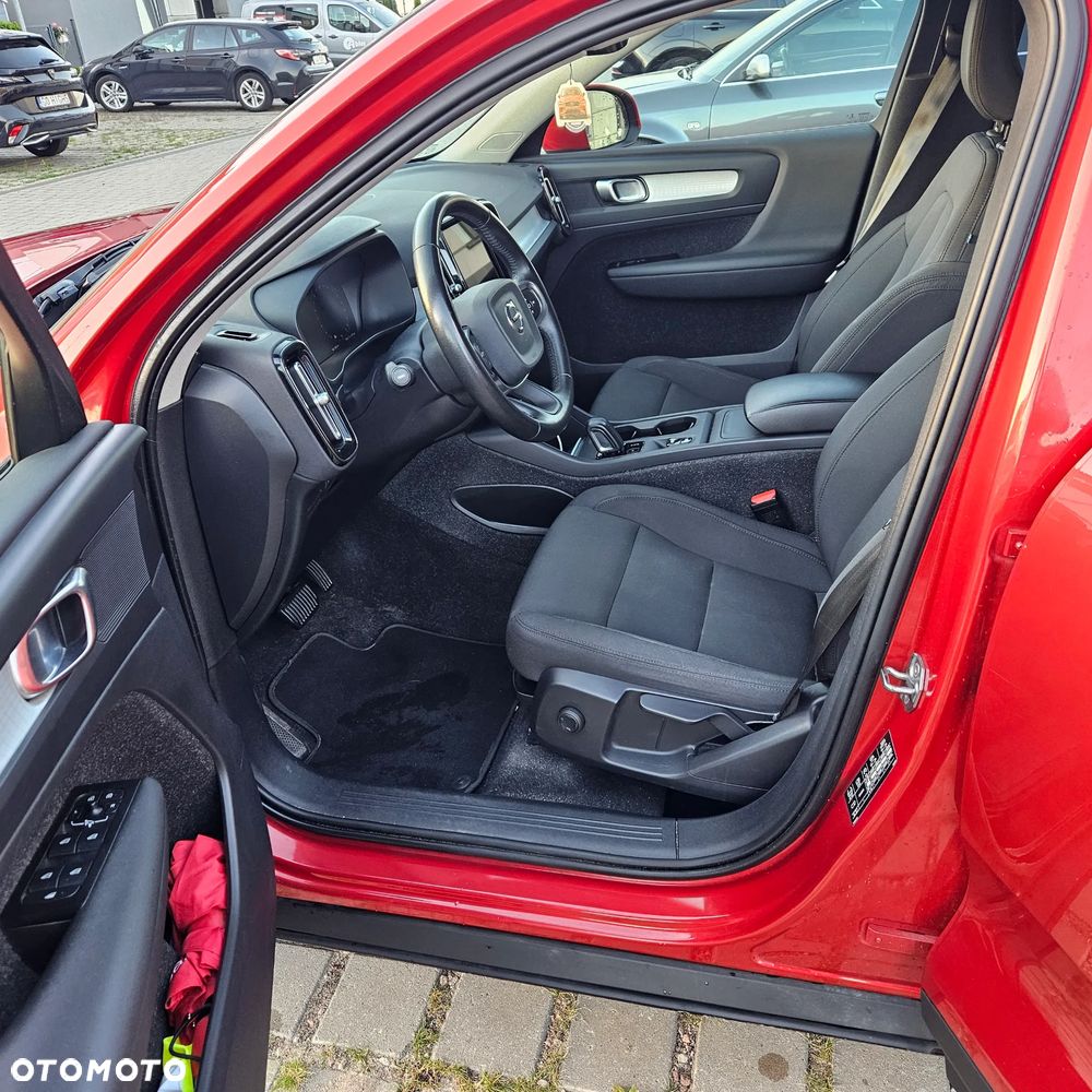 Volvo XC 40 T3 Momentum Pro - 27