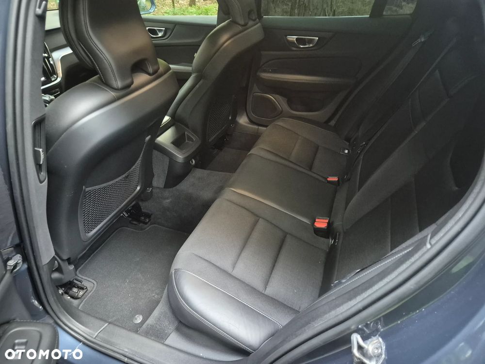 Volvo V60 D3 Momentum Pro - 11
