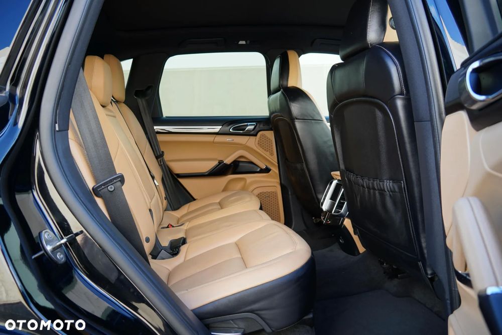 Porsche Cayenne Standard - 20