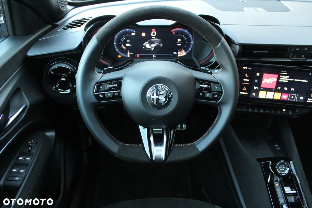 Alfa Romeo Junior 1.2 mHEV Ibrida Intensa Q4 eDCT - 13