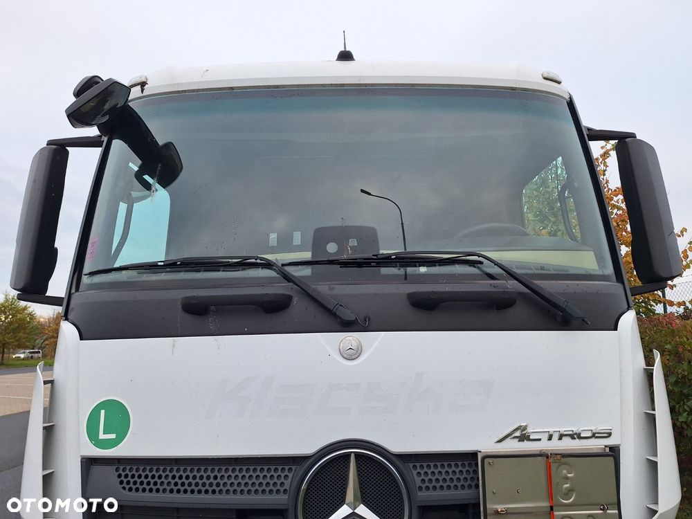 Versalift Actros  1843 - 27