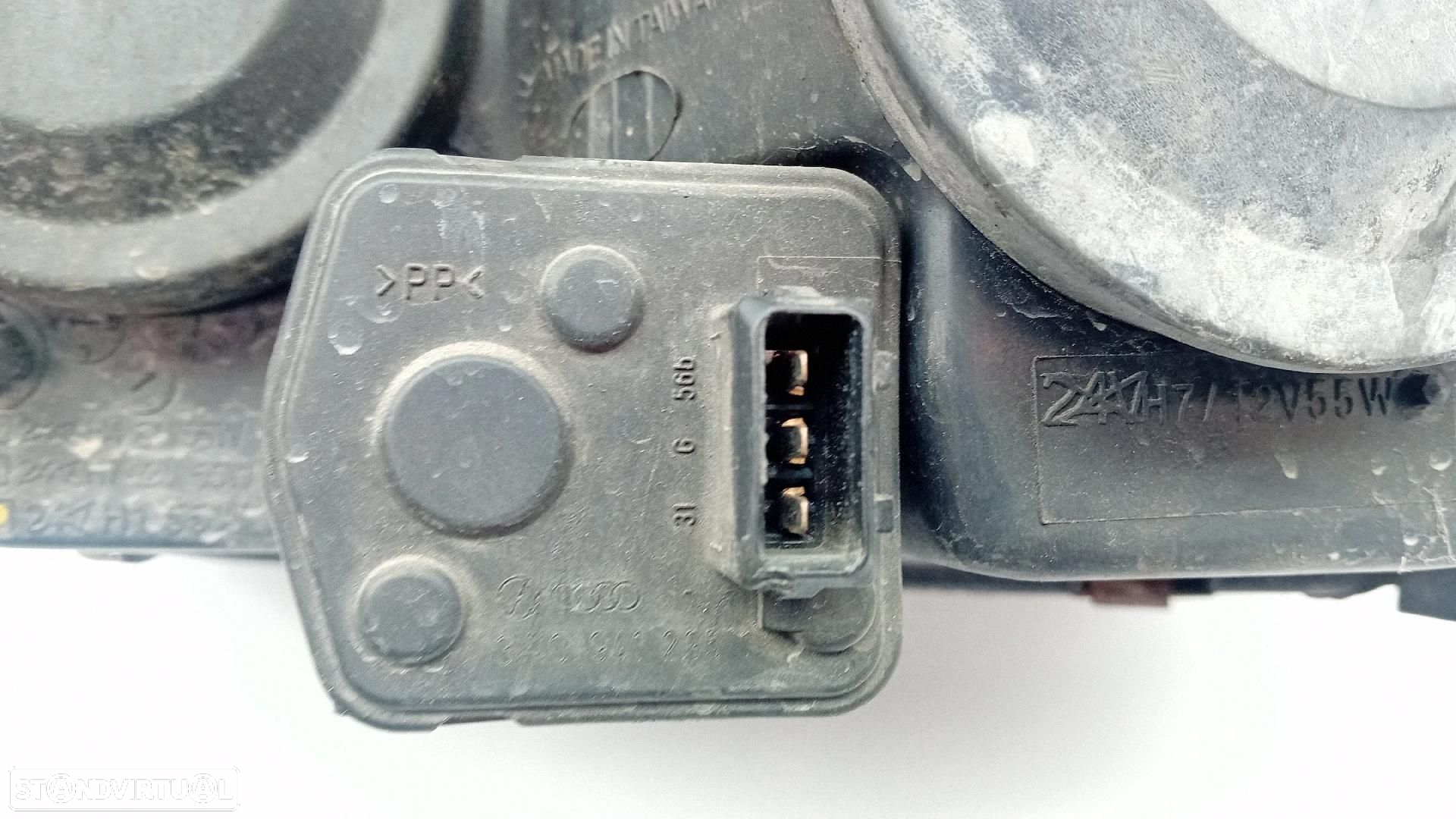 Ótica / farol direita VOLKSWAGEN Passat (3B2) - 3