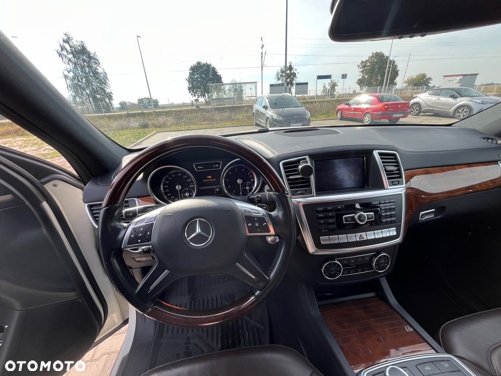 Mercedes-Benz GL 450 - 30
