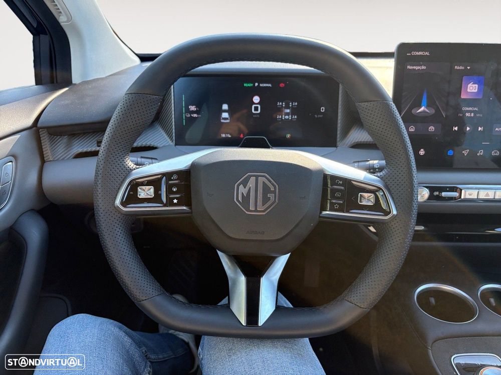 MG MG4 64 kWh Luxury - 12