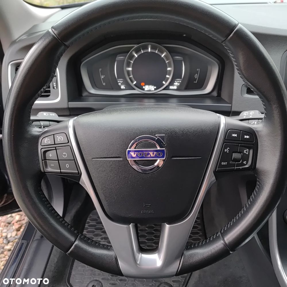 Volvo V60 D2 Momentum - 11