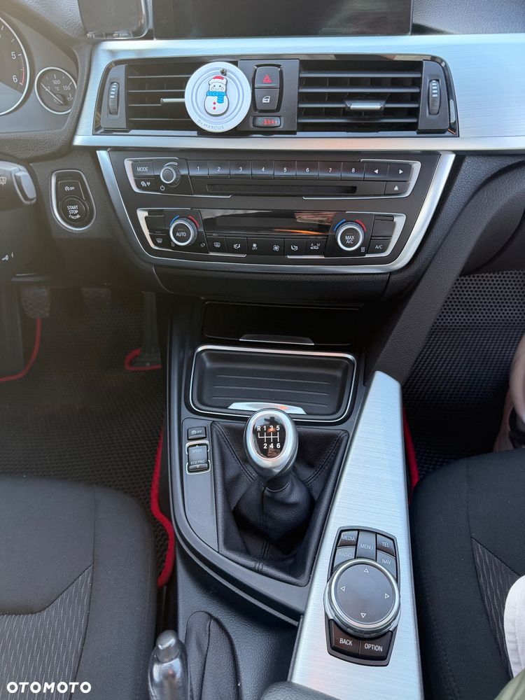 BMW Seria 3 318d Luxury Line - 16