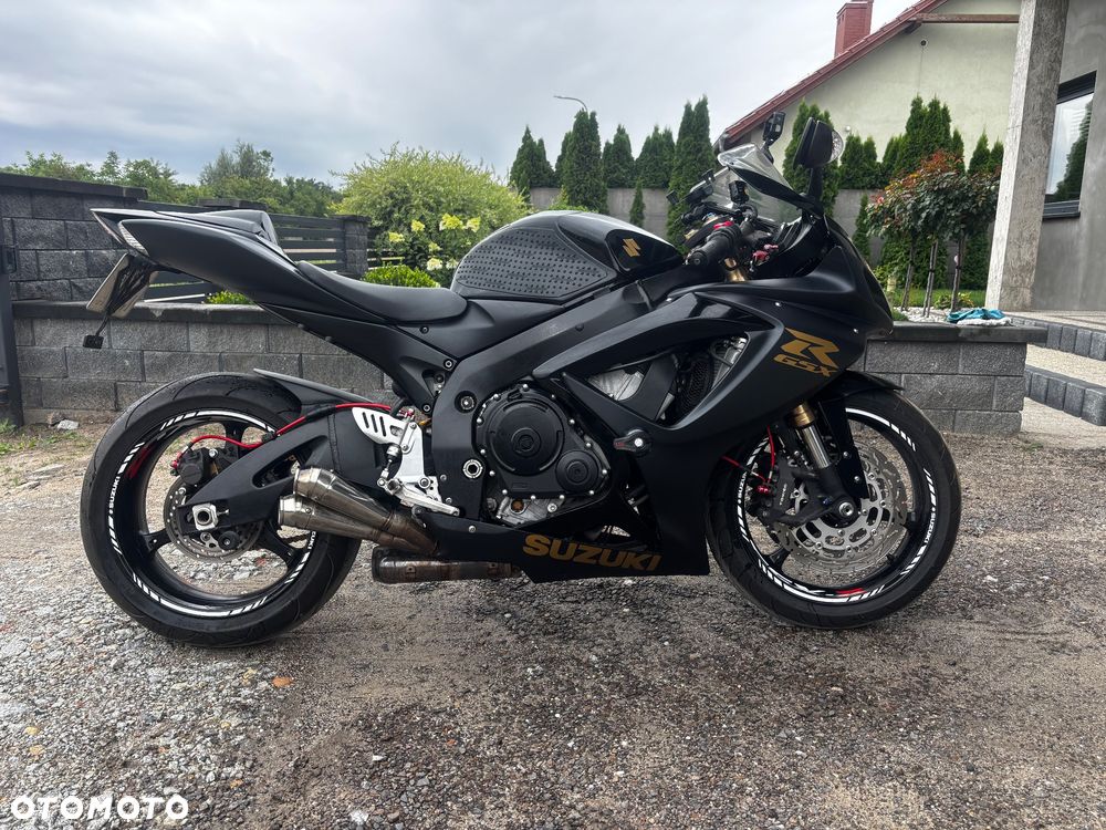 Suzuki GSX-R - 1