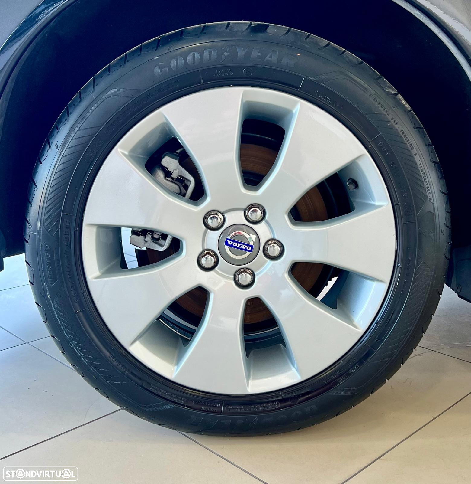Volvo V70 2.4 D5 Summum - 11