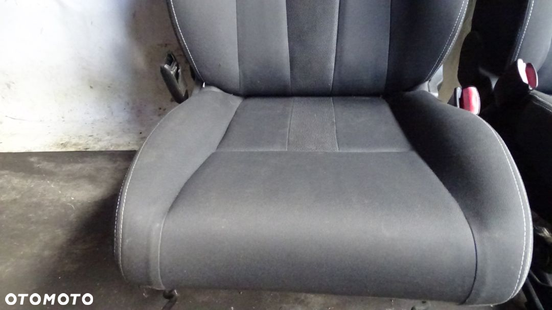 FOTELE PRZEDNIE RENAULT LAGUNA III 2.0DCI - 2