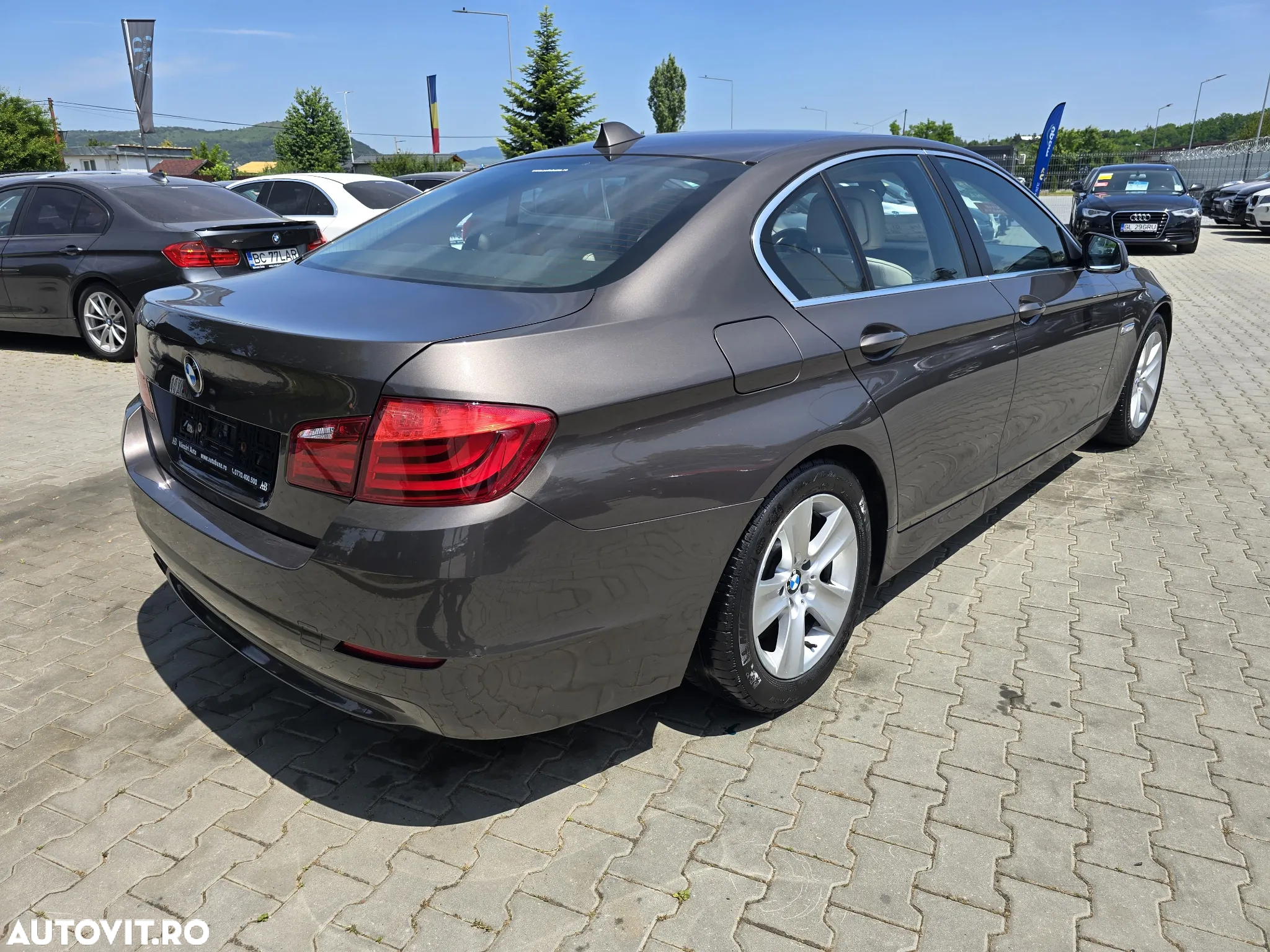 BMW Seria 5 523i Aut. - 4