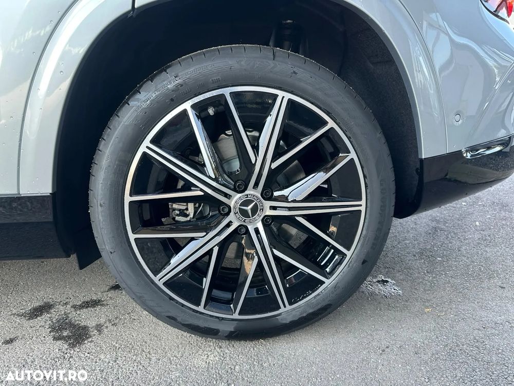 Mercedes-Benz GLB - 10
