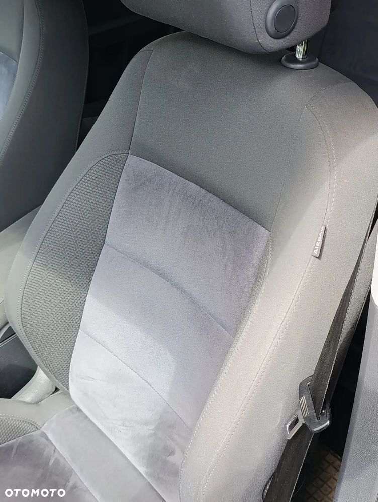 Volkswagen Touran 2.0 TDI DPF DSG Highline - 13