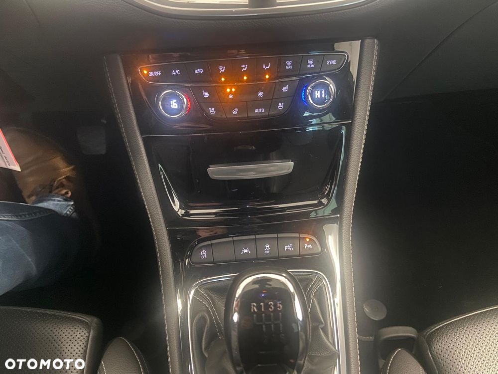 Opel Astra 1.6 BiTrb D (CDTI) Start/Stop Innovation - 22