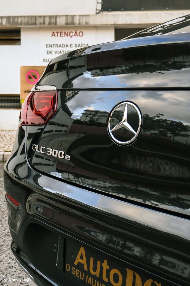 Mercedes-Benz GLC 300 e 4Matic 9G-TRONIC AMG Line Advanced - 8
