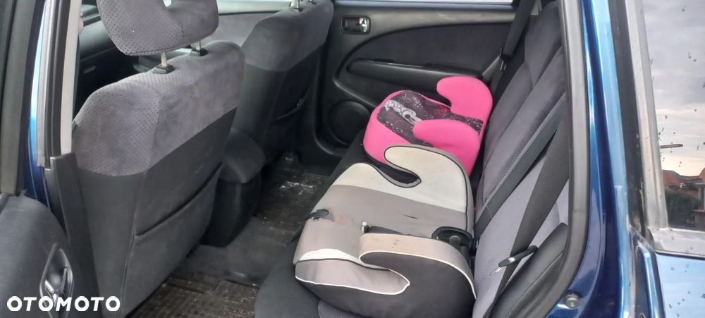 Mitsubishi Outlander 2.0 Comfort 4WD - 11