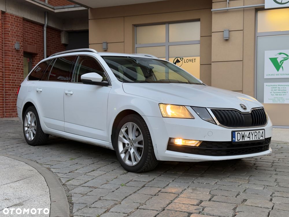 Skoda Octavia 1.6 TDI SCR Style DSG - 8