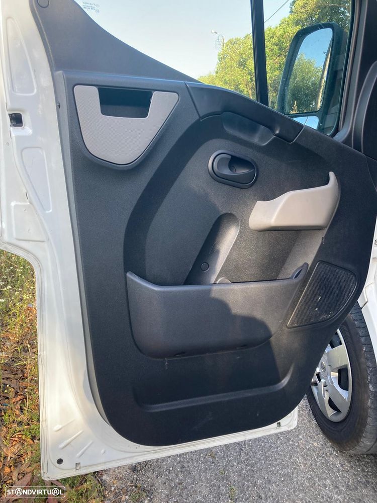 Nissan NV400 2.3DCI L2H2 (versus Renault Master) - 18