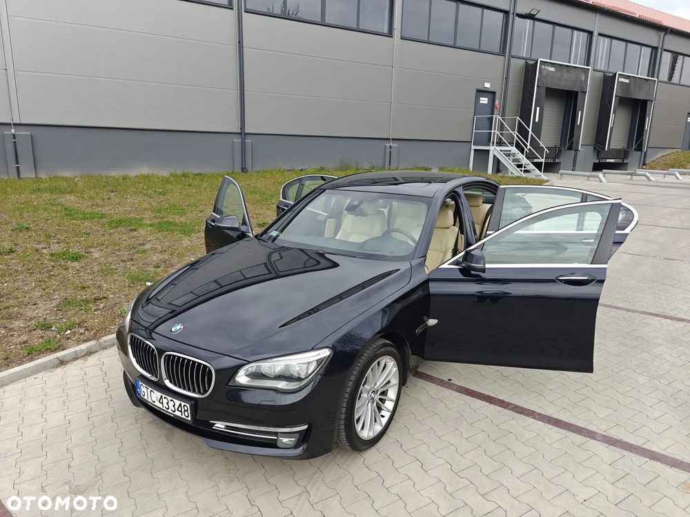 BMW Seria 7 740d xDrive - 9