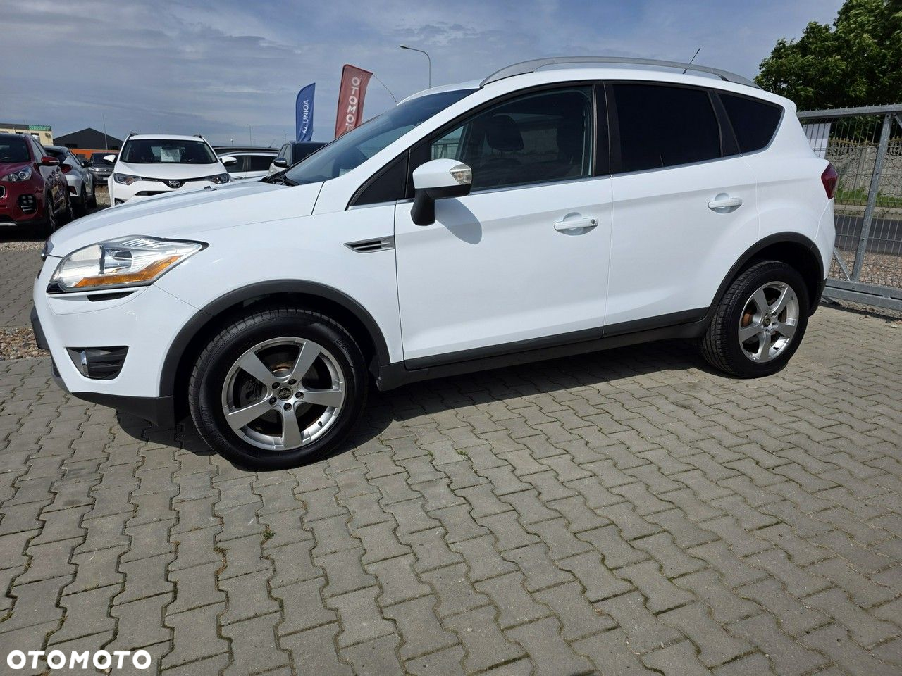 Ford Kuga 2.0 TDCi 2x4 Titanium - 11