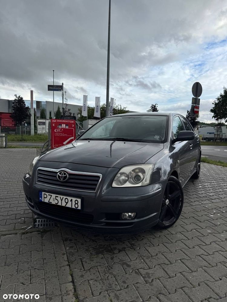 Toyota Avensis 1.6 VVT-i Luna - 1