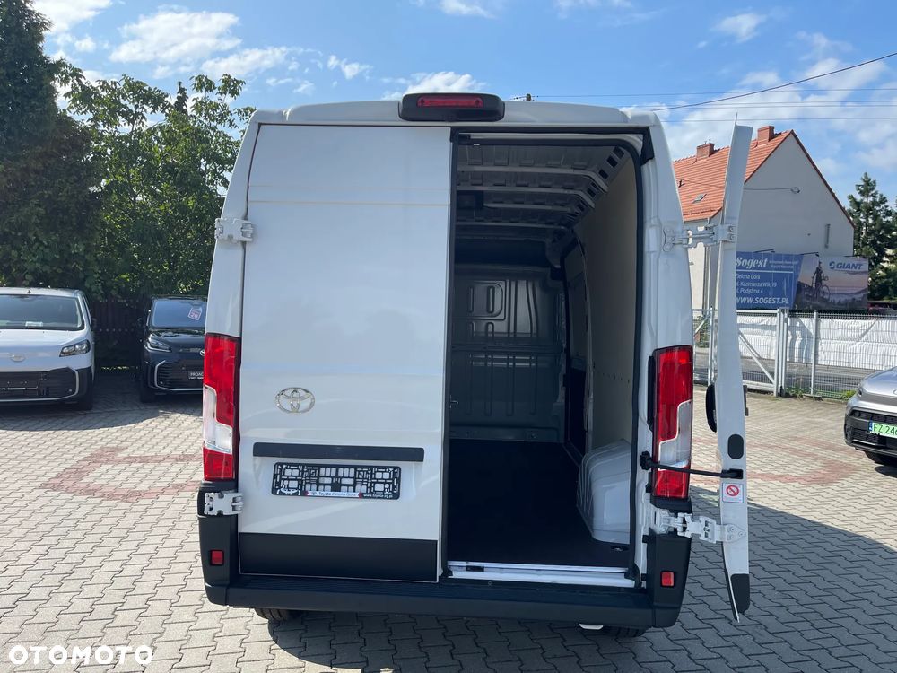 Toyota Proace Max - 8