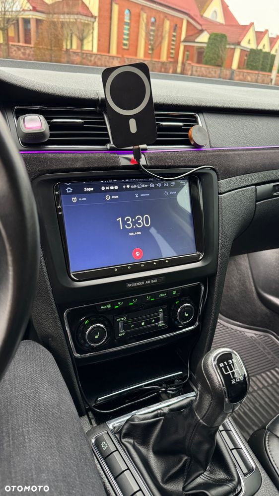 Skoda Superb 2.0 TDI Ambition - 27